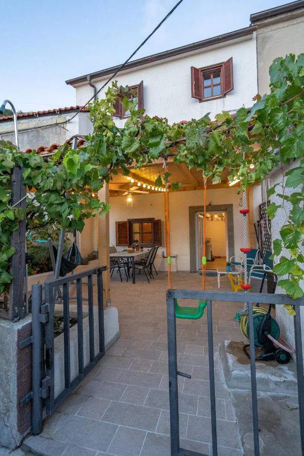 Holiday House Nova Stara Baška Екстериор снимка