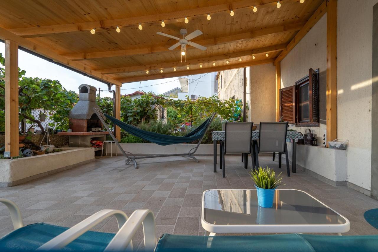 Holiday House Nova Stara Baška Екстериор снимка